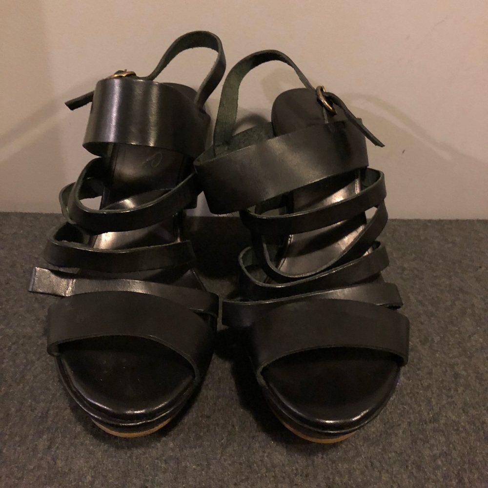 Ilenia p. Black leather wedge shoes